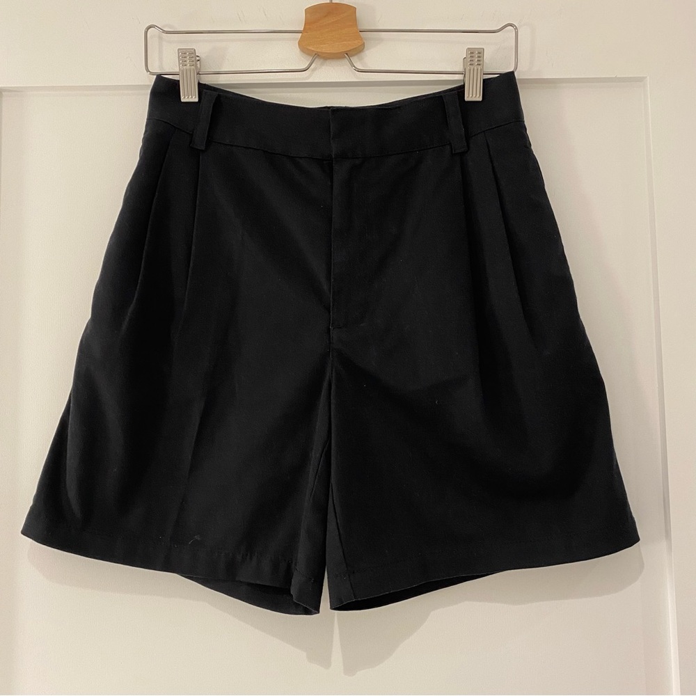 Aritzia TNA Shorts
